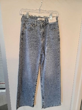 Danli Feler | Straight Washed Jeans