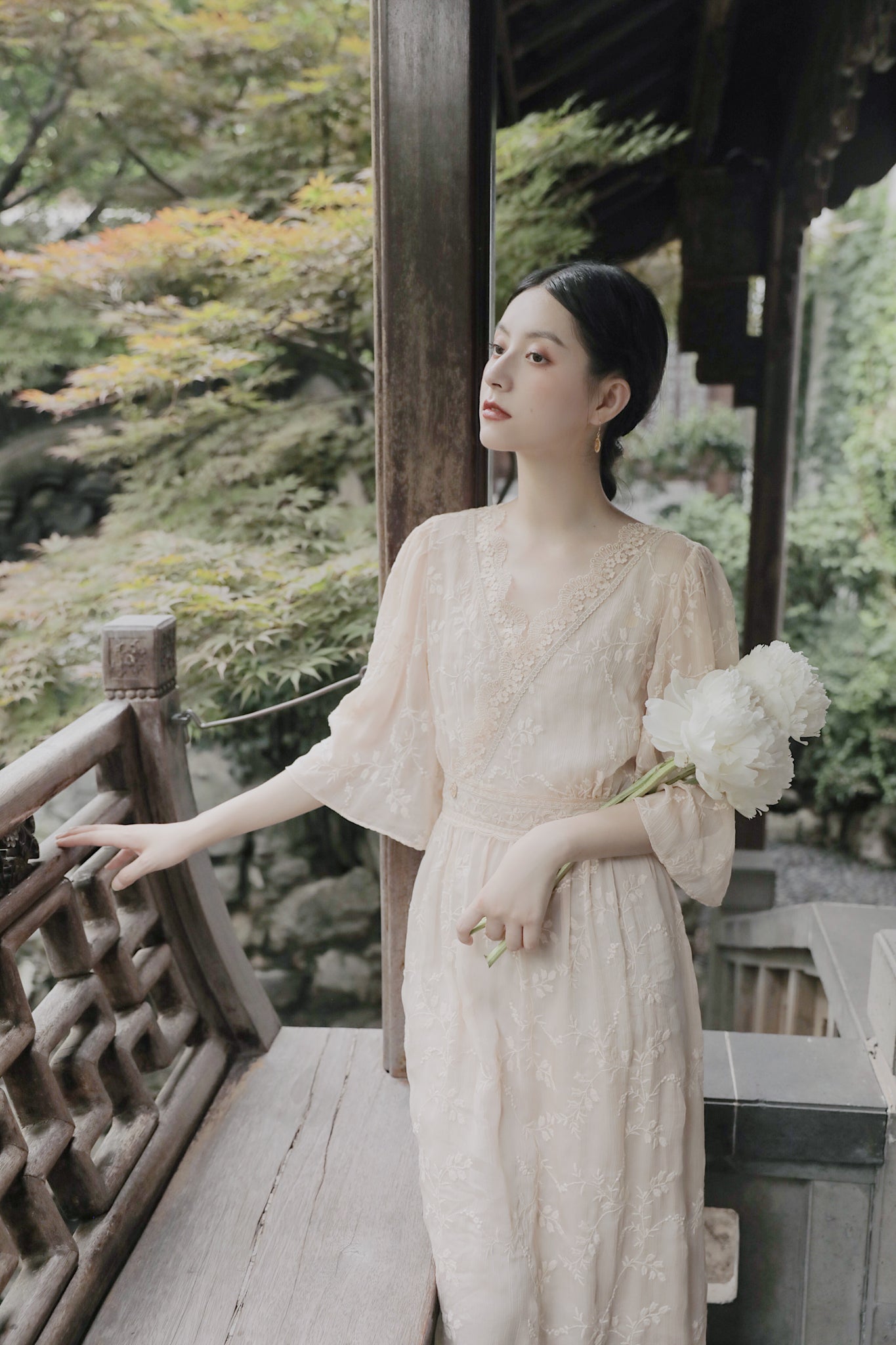 Molifusu | Habenaria Embroidered Suplice Dress