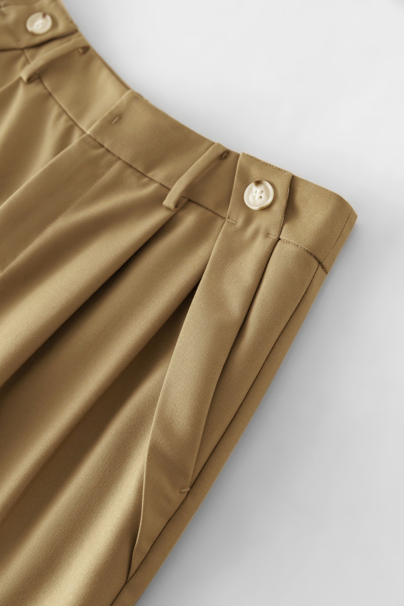 Fansilanen | Zuri Khaki Pleated Loose Pants