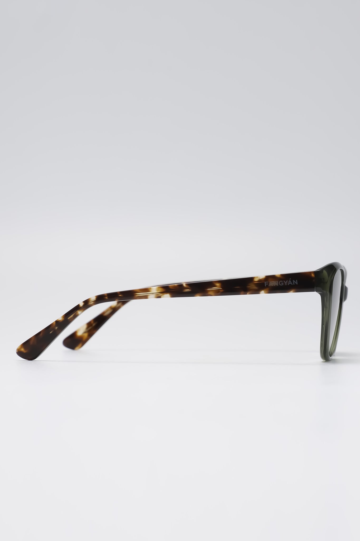 Fangyan | Cat-Eye Clear Green Sunglasses