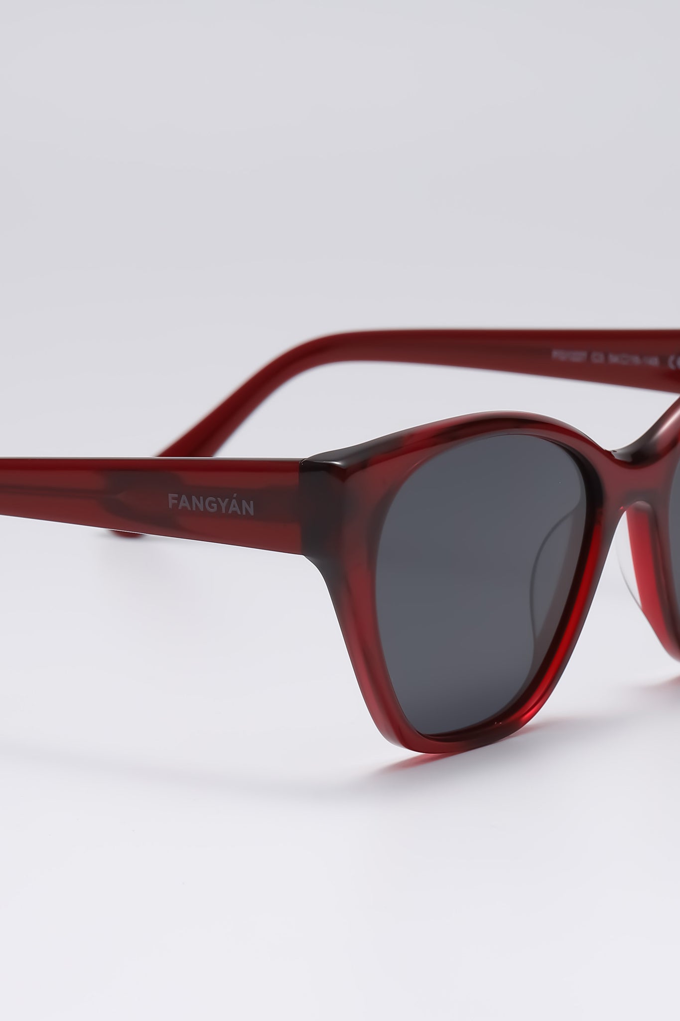 Fangyan | Cat-Eye Clear Red Sunglasses