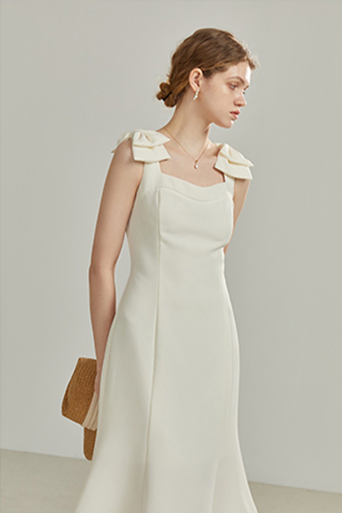 Fansilanen | Charla White Bow Sleeveless Dress