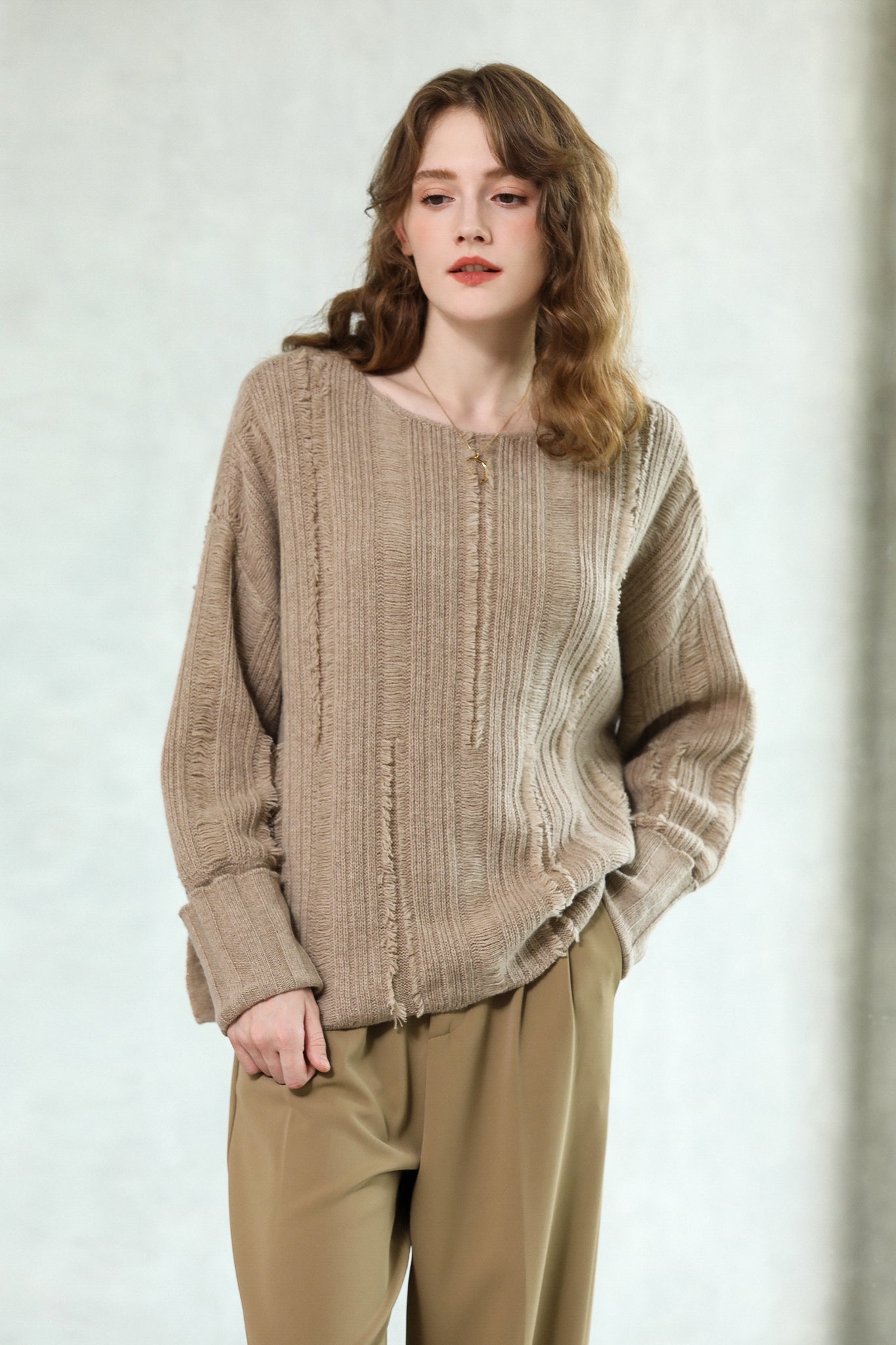 Fangyan | Ellee Khaki Round Cashmere Sweater