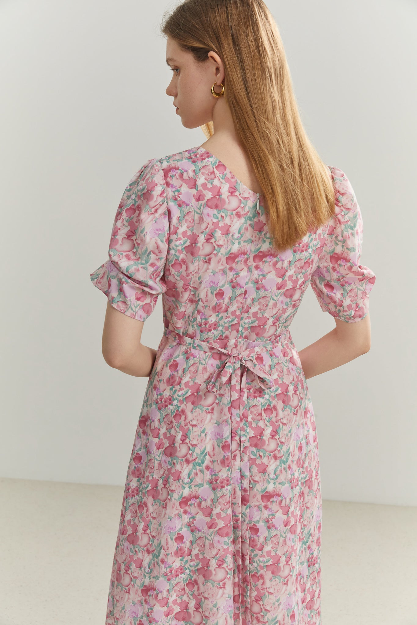 Fansilanen | Brede Pink Floral Midi Dress