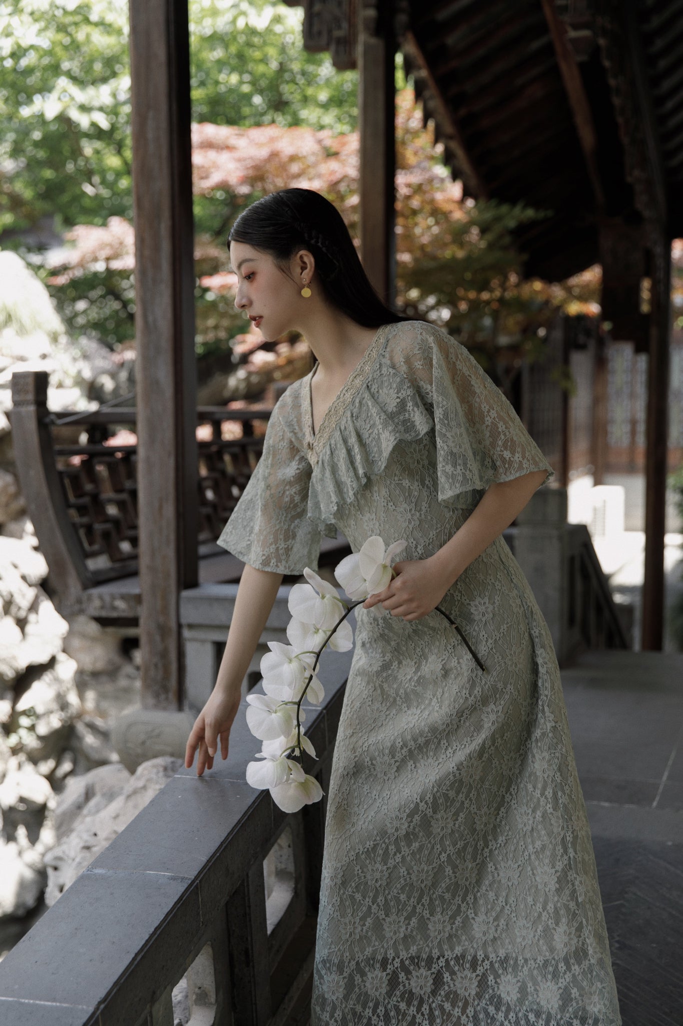 Molifusu | Hosta Asymmetric Lace Dress