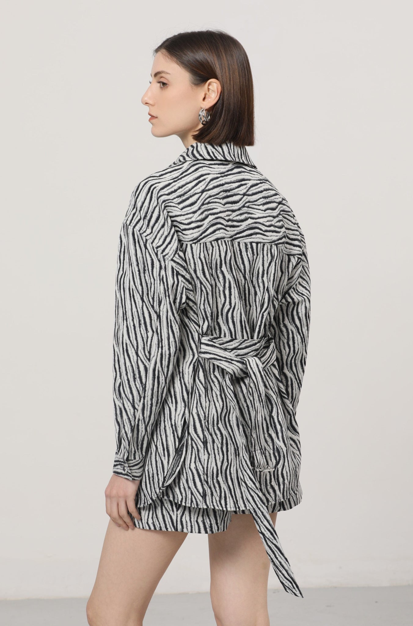 LINDONG | Zebra-Stripe Loose Shorts