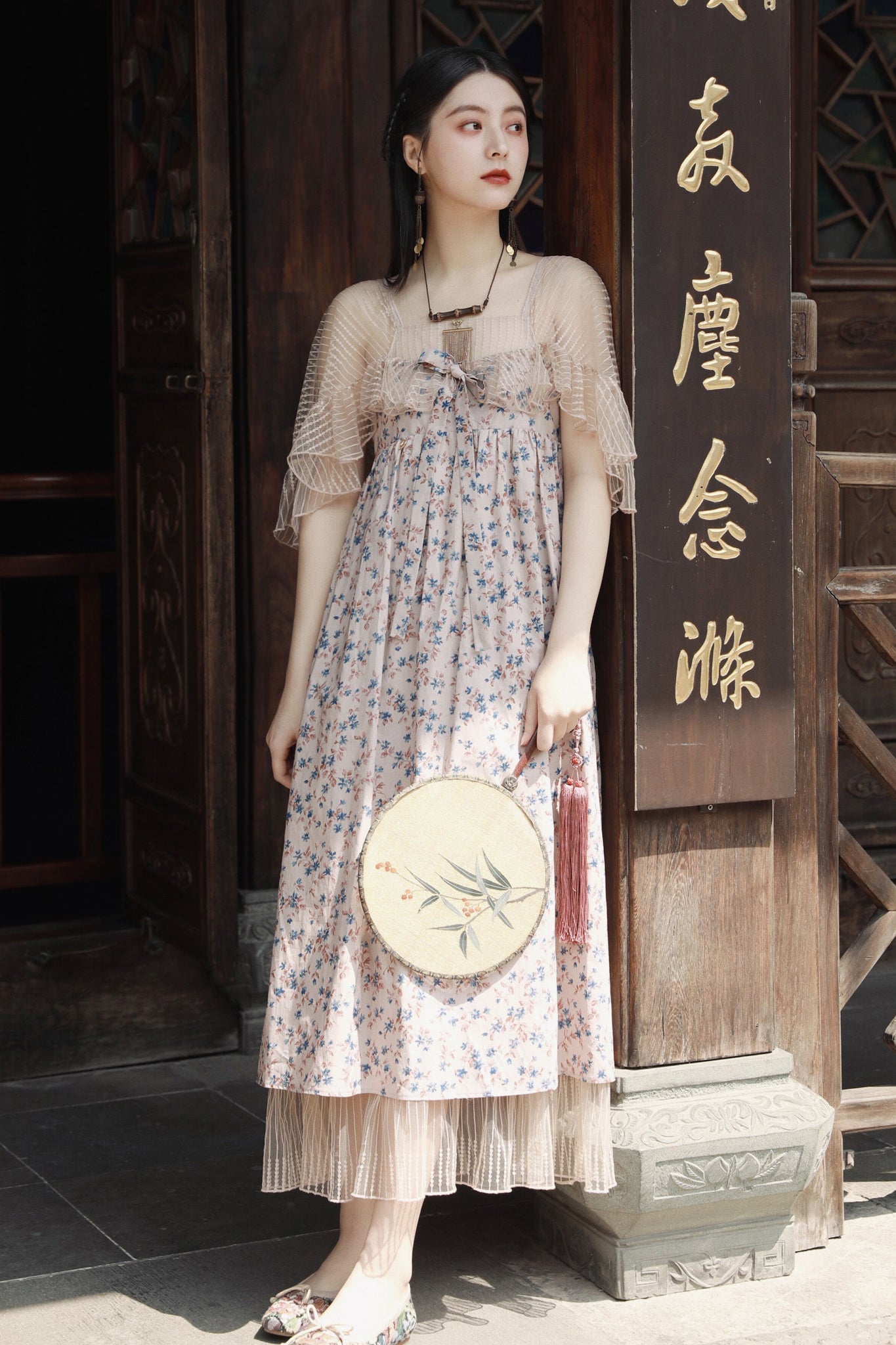 Molifusu | Lam Shawl Lace Dress