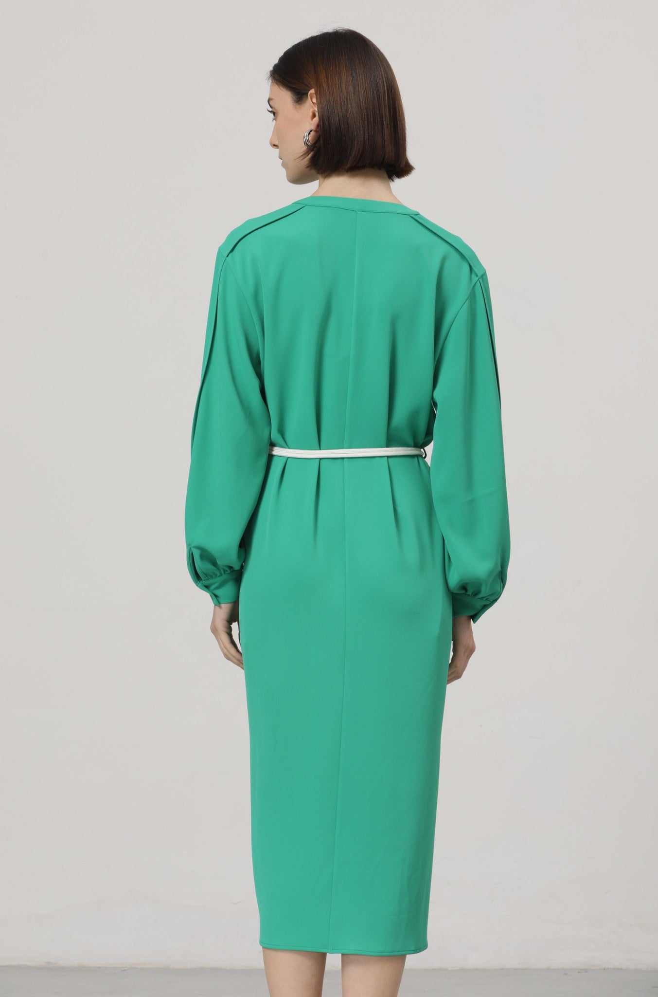 LINDONG | Lillou Green V-Neck Belted Dress