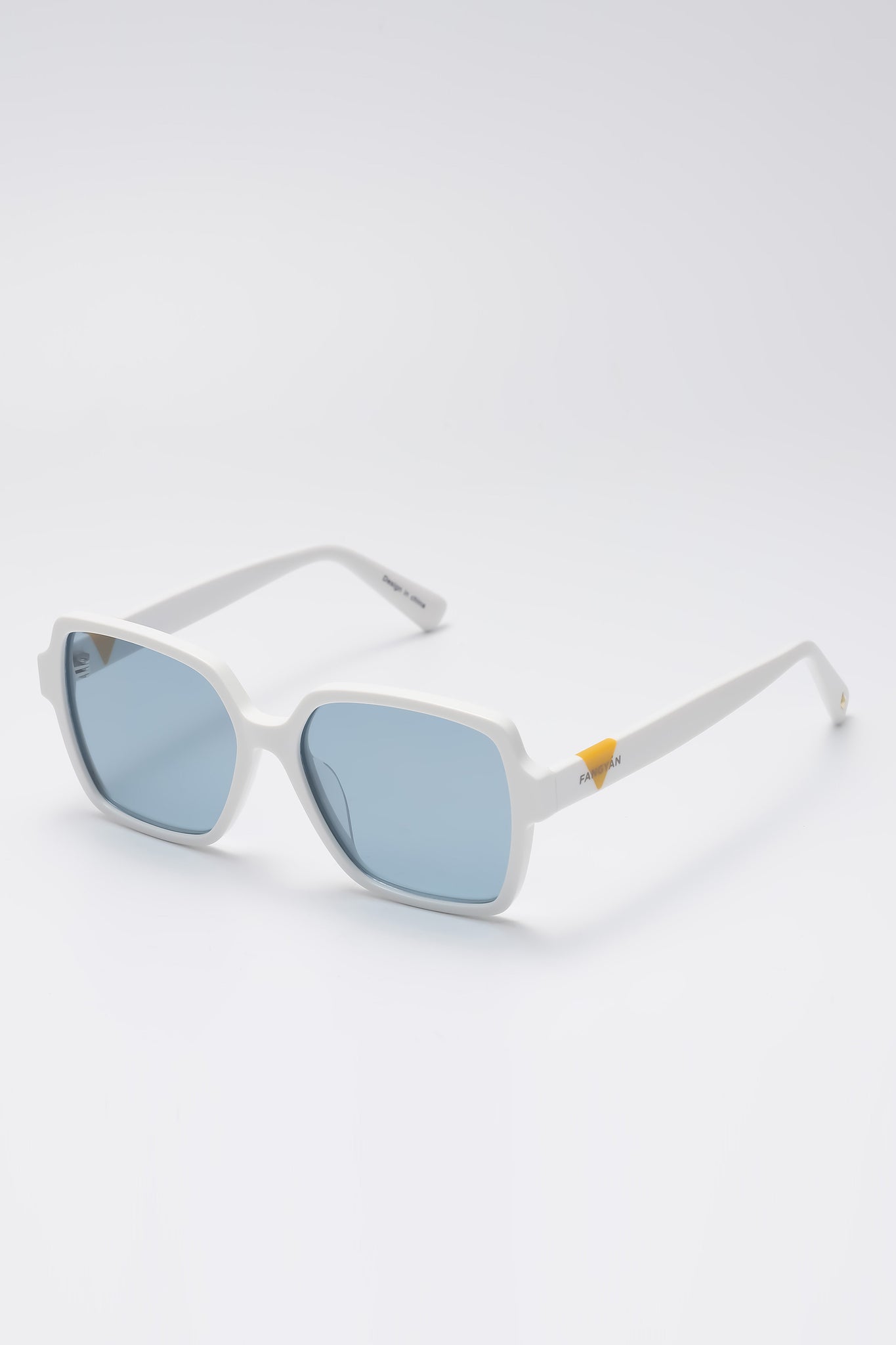 Fangyan | Rectangular Oversized  White Sunglasses