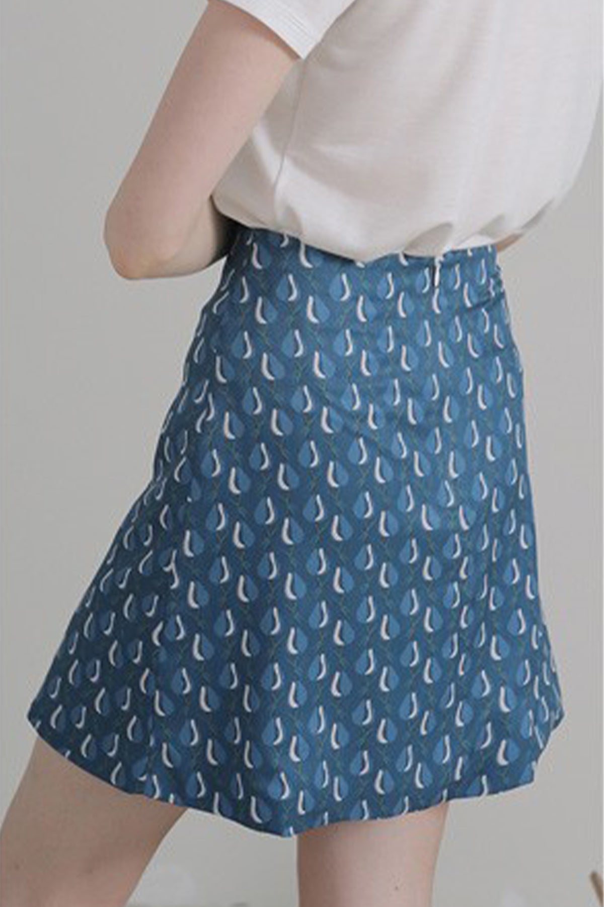 XUNRUO | Blue Tulip Frog Button Skirt